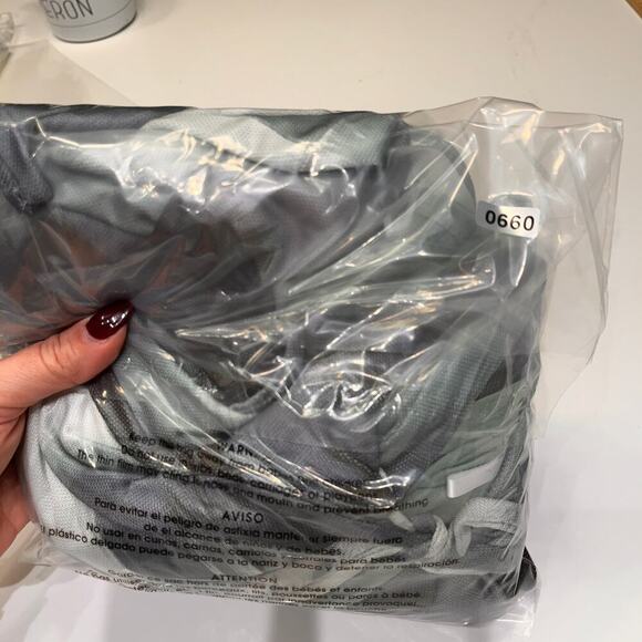 Diane von Furstenberg Green Watercolor Print Long Sleeve Wrap Mini Dress Size 2 - Picture 13 of 13